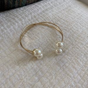 Pearl bracelet